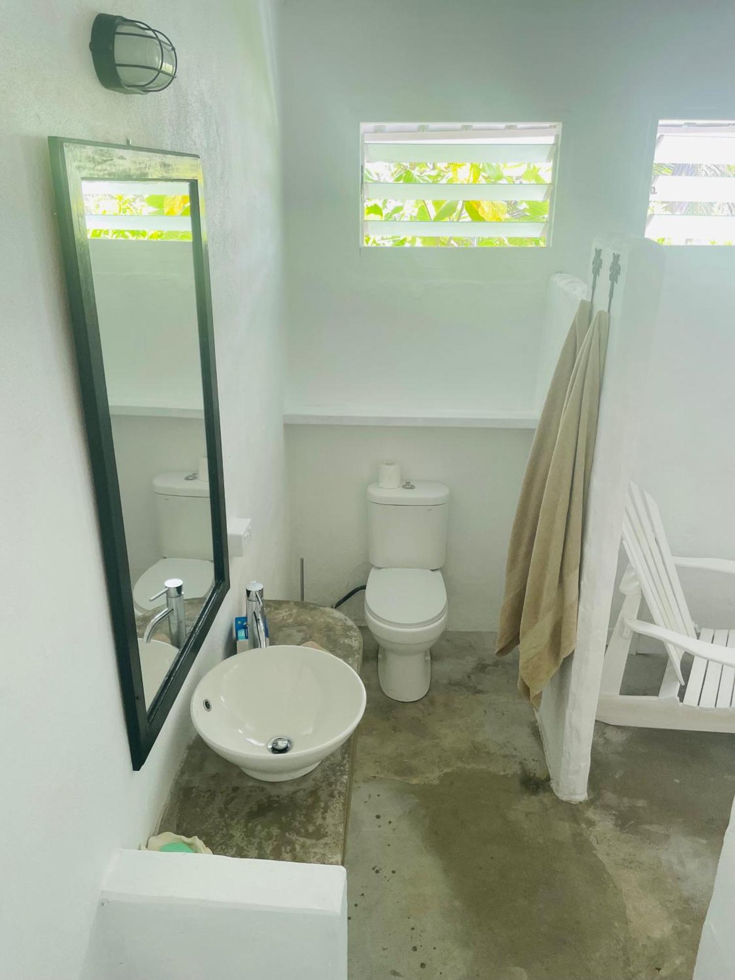 Eton Banana Bay Beach Club B&B 외부 사진