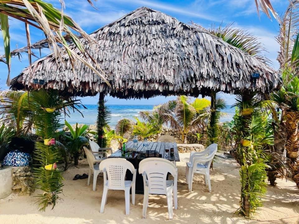 Eton Banana Bay Beach Club B&B 외부 사진