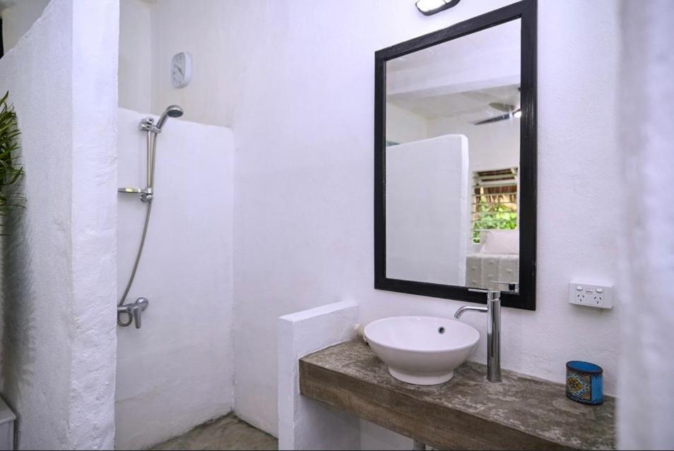 Eton Banana Bay Beach Club B&B 외부 사진